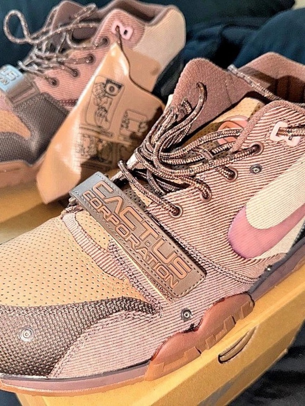 Nike Cactus Corporation Pink & Brown Sneakers